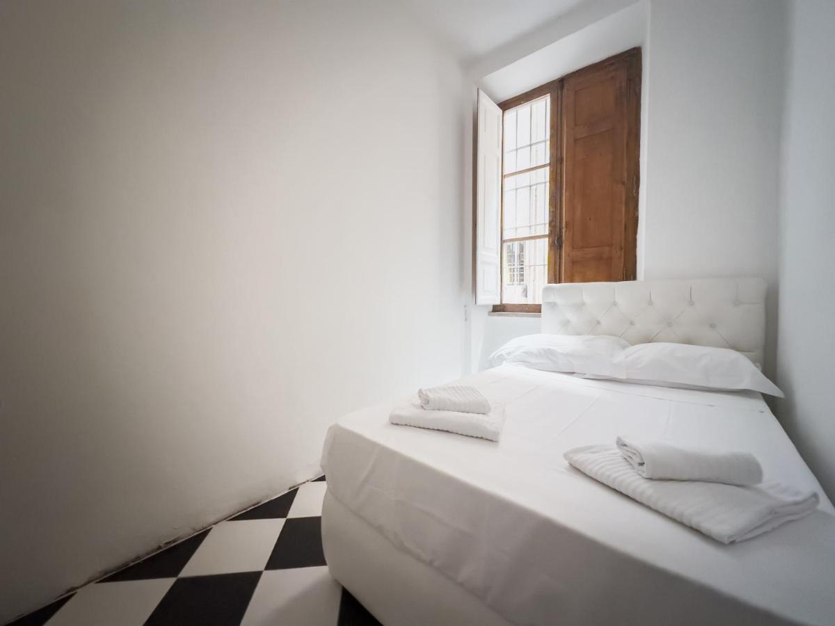 Domus Sant'Elena 2 Apartamento Roma Exterior foto